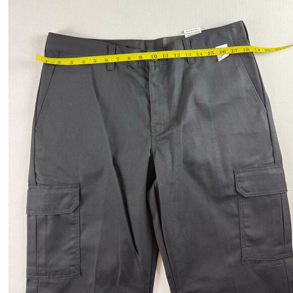 Dickies Workwear Black Cargo Pants - 34x39 - New with Tags - Picture 3 of 11